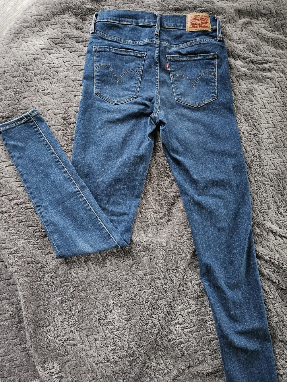 Levi's Women's Blue Skinny Jeans - Classic Five-Pocket